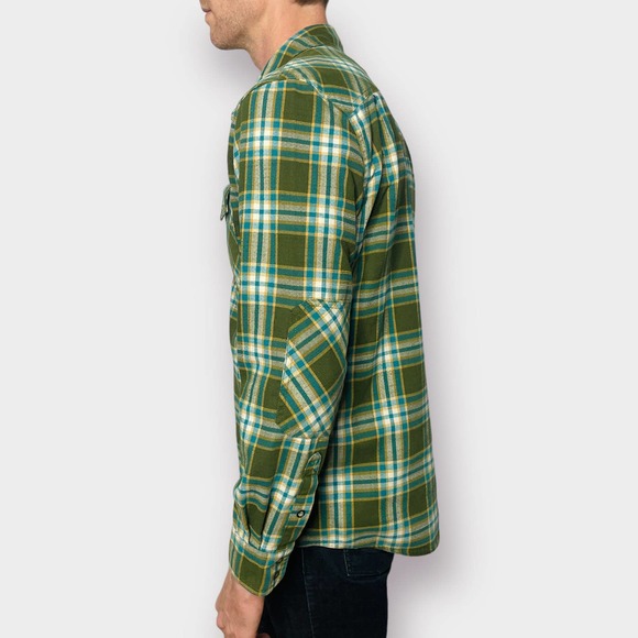 L.L.‎ Bean Green Plaid Snap Front Shirt - Picture 5 of 7